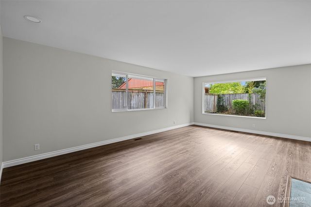 2157 N 122nd Street, Seattle, WA 98133