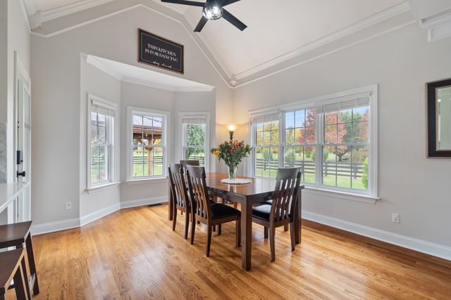 1926 Irby Ln, Murfreesboro, TN 37127