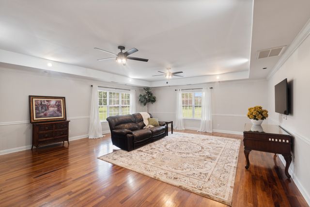 1926 Irby Ln, Murfreesboro, TN 37127