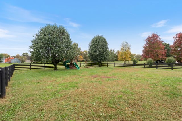 1926 Irby Ln, Murfreesboro, TN 37127