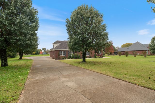 1926 Irby Ln, Murfreesboro, TN 37127