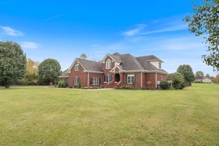 1926 Irby Ln, Murfreesboro, TN 37127
