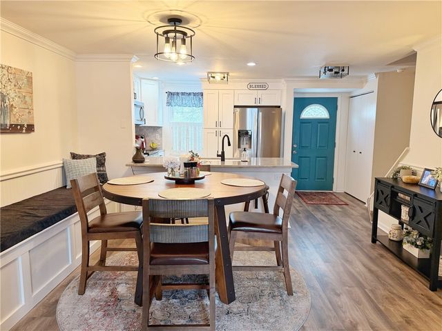 332 Parkwood Dr, Cranberry Twp, PA 16066