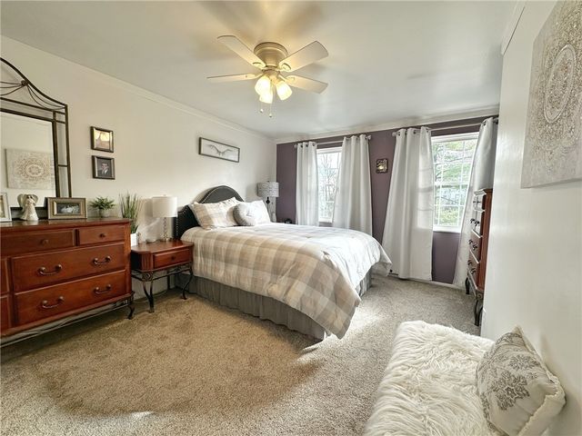 332 Parkwood Dr, Cranberry Twp, PA 16066