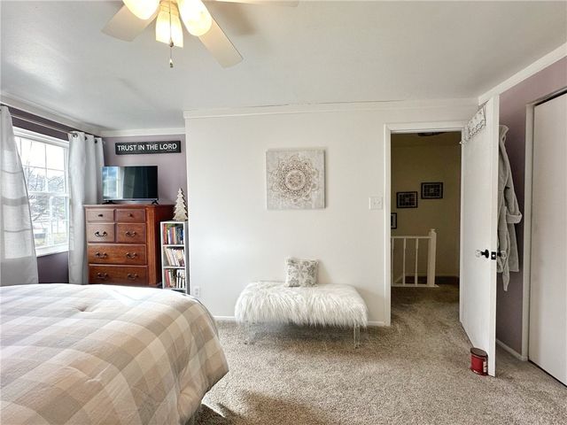 332 Parkwood Dr, Cranberry Twp, PA 16066