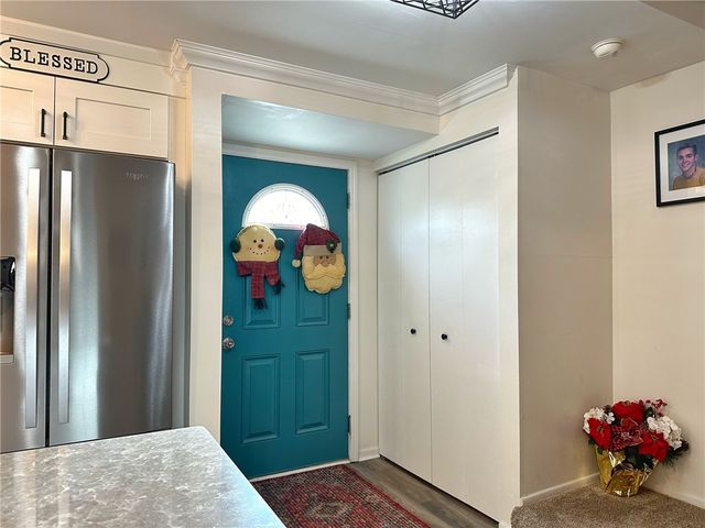 332 Parkwood Dr, Cranberry Twp, PA 16066