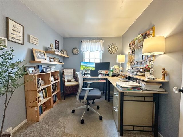 332 Parkwood Dr, Cranberry Twp, PA 16066