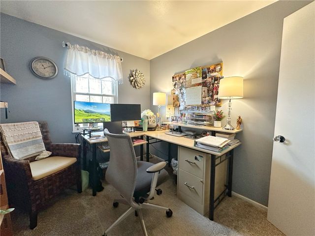 332 Parkwood Dr, Cranberry Twp, PA 16066