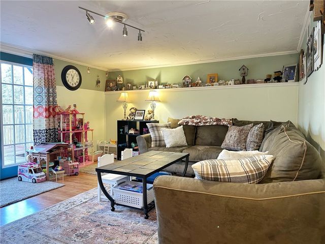 332 Parkwood Dr, Cranberry Twp, PA 16066