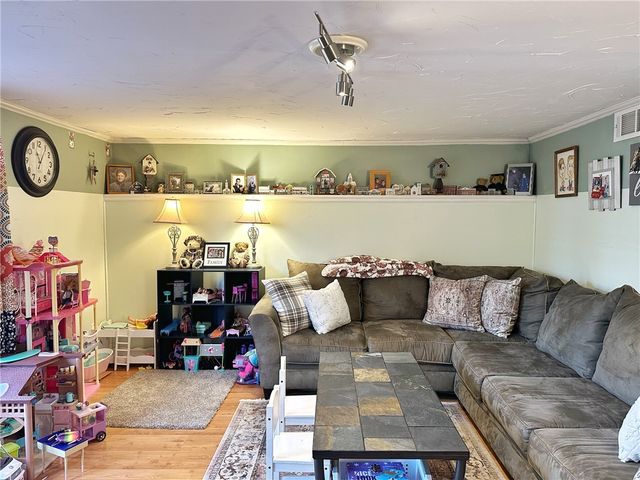 332 Parkwood Dr, Cranberry Twp, PA 16066