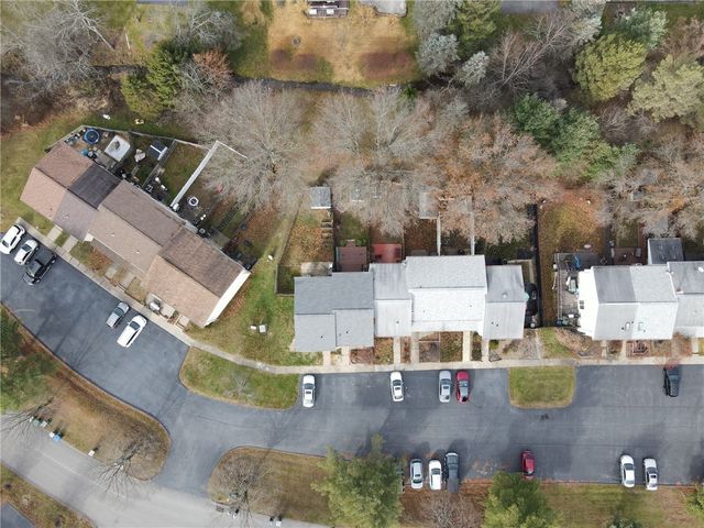 332 Parkwood Dr, Cranberry Twp, PA 16066