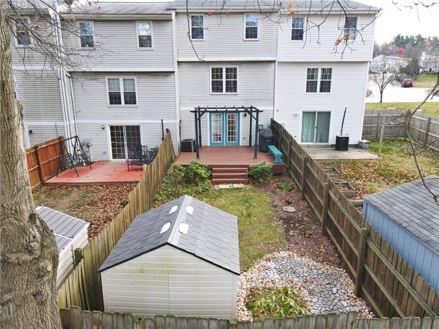 332 Parkwood Dr, Cranberry Twp, PA 16066