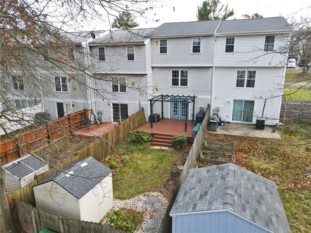 332 Parkwood Dr, Cranberry Twp, PA 16066