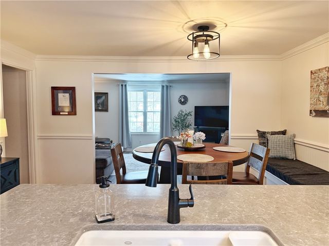 332 Parkwood Dr, Cranberry Twp, PA 16066