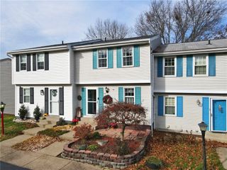 332 Parkwood Dr, Cranberry Twp, PA 16066