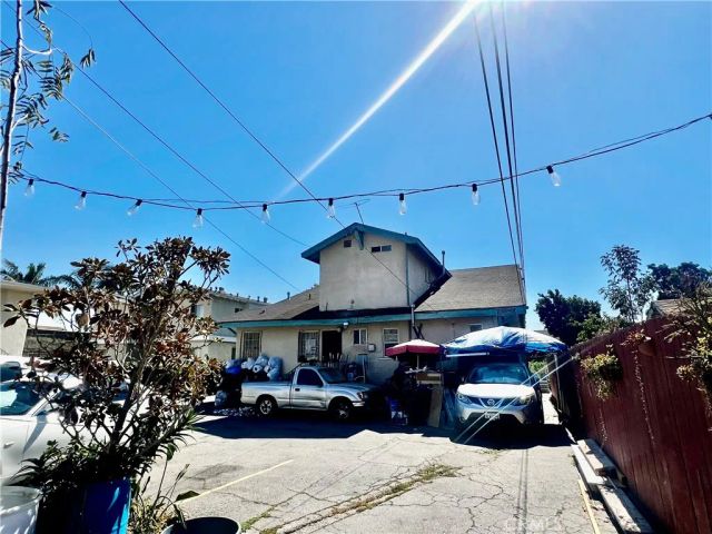 1081 W 39th, Los Angeles, CA 90037