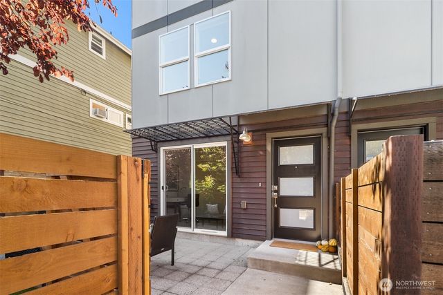3627 Gilman Avenue W, Seattle, WA 98199