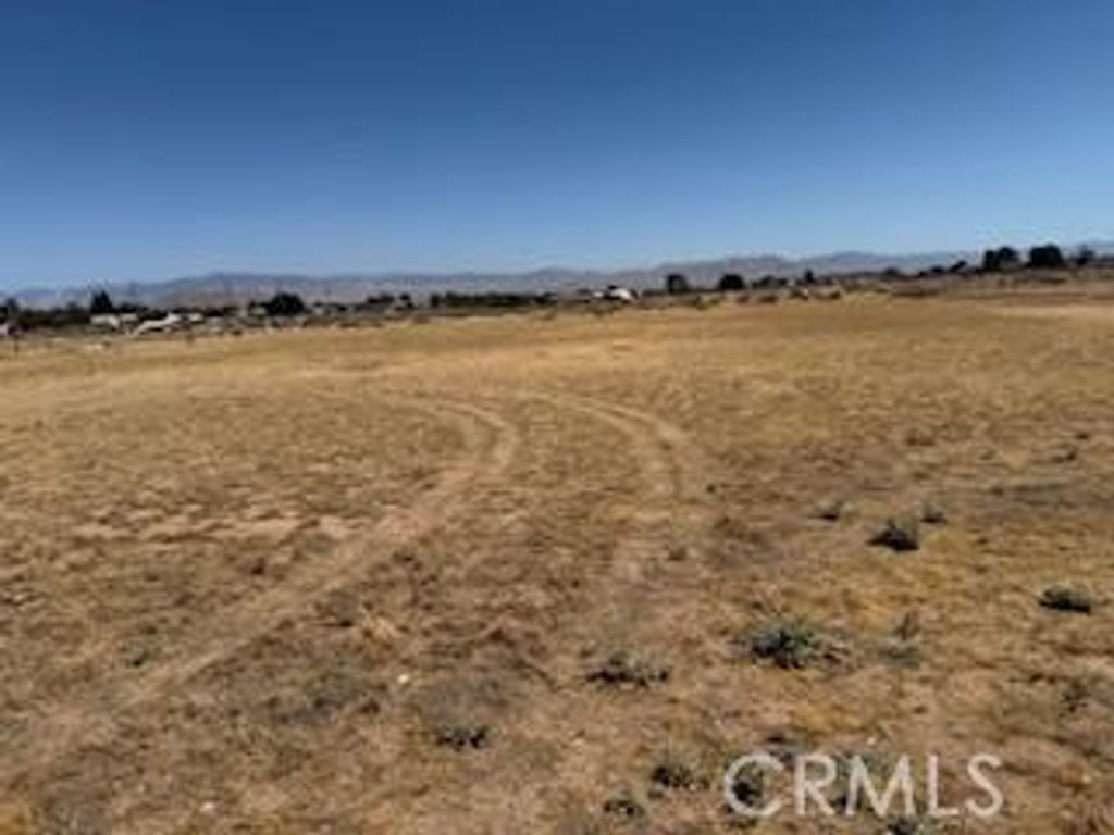 Image 11 of property listing at 16766 Walpi, Apple Valley, CA 92307