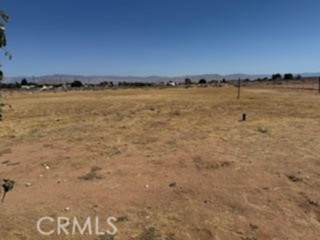 Image 12 of property listing at 16766 Walpi, Apple Valley, CA 92307