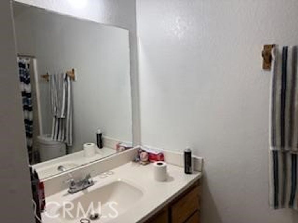 Image 5 of property listing at 16766 Walpi, Apple Valley, CA 92307