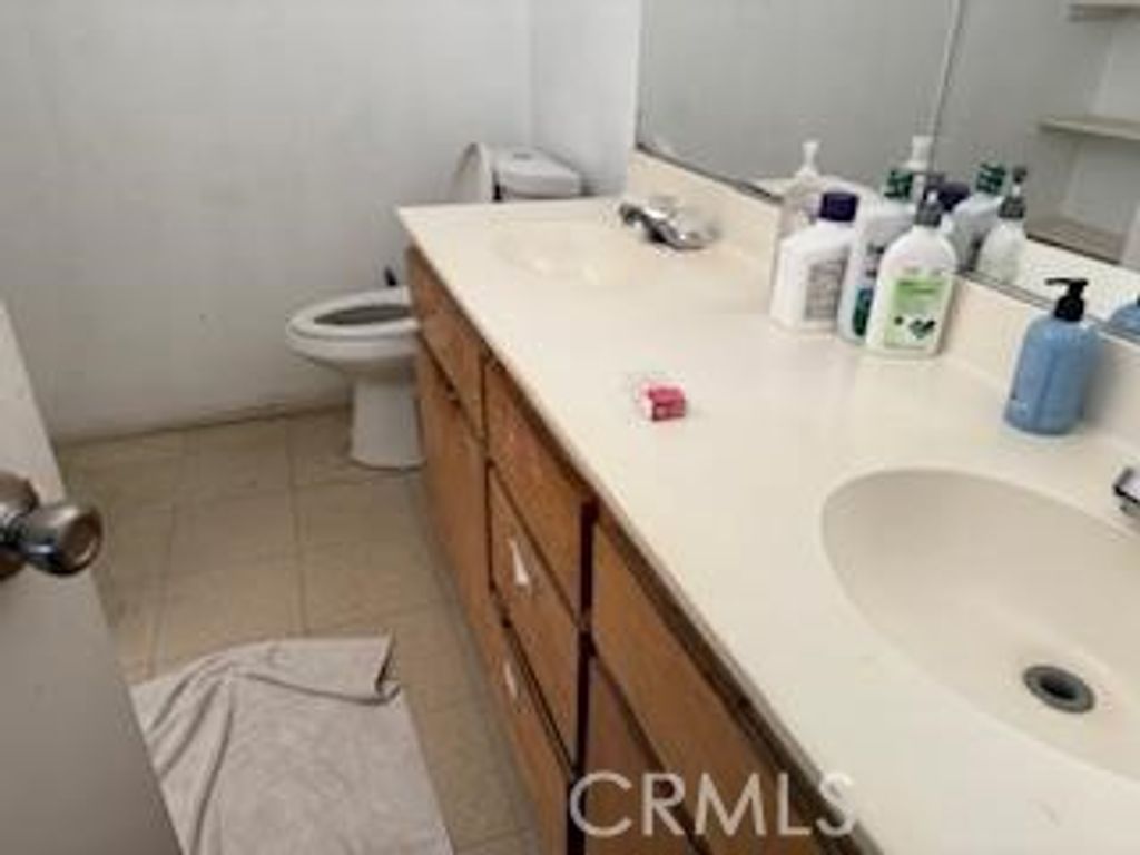 Image 6 of property listing at 16766 Walpi, Apple Valley, CA 92307