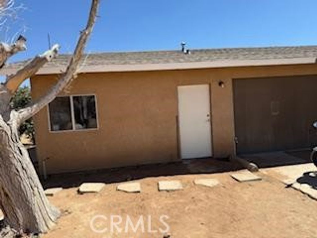 Image 7 of property listing at 16766 Walpi, Apple Valley, CA 92307