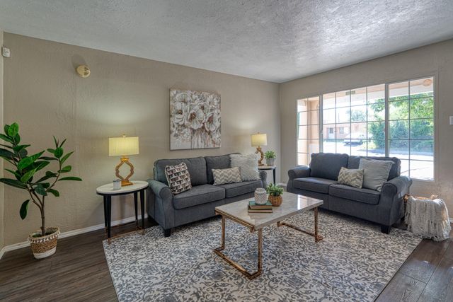 2417 BRITT Street NE, Albuquerque, NM 87112