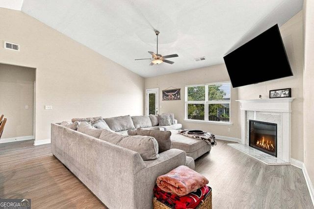 296 N Brooks Village Drive N, Pendergrass, GA 30567