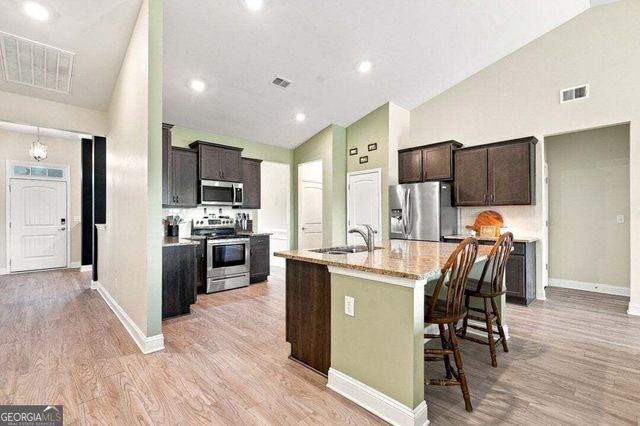 296 N Brooks Village Drive N, Pendergrass, GA 30567
