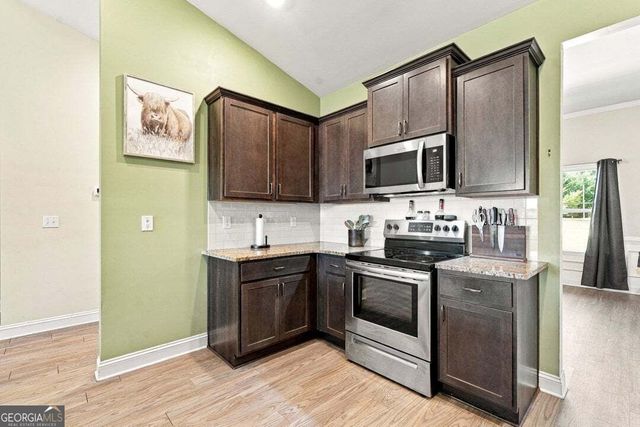 296 N Brooks Village Drive N, Pendergrass, GA 30567