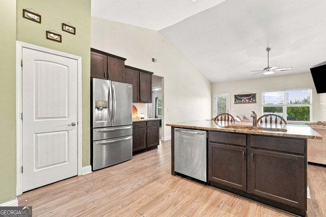 296 N Brooks Village Drive N, Pendergrass, GA 30567