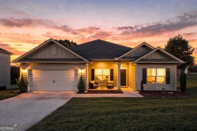 296 N Brooks Village Drive N, Pendergrass, GA 30567