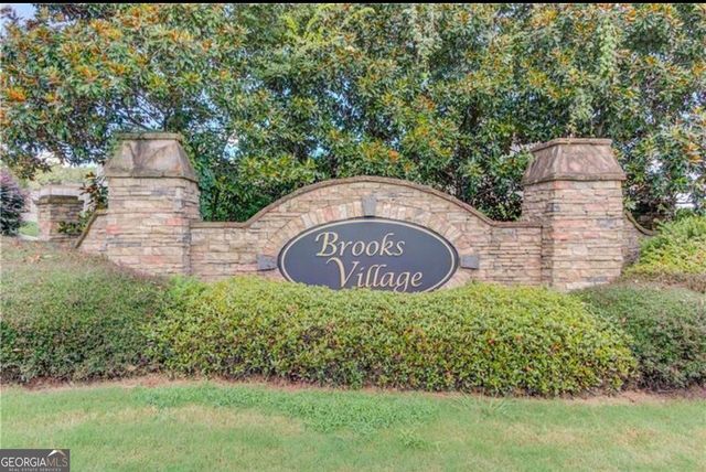 296 N Brooks Village Drive N, Pendergrass, GA 30567