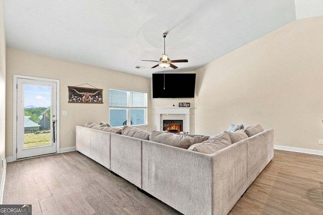 296 N Brooks Village Drive N, Pendergrass, GA 30567