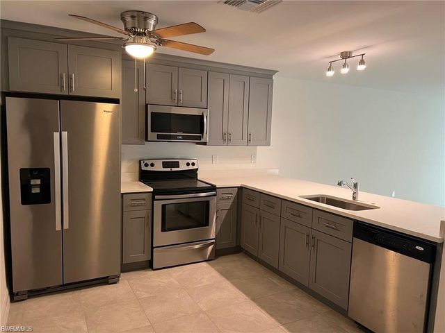 6064 Laurelwood DR, Fort Myers, FL 33905