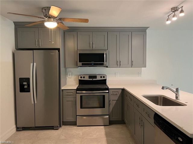 6064 Laurelwood DR, Fort Myers, FL 33905