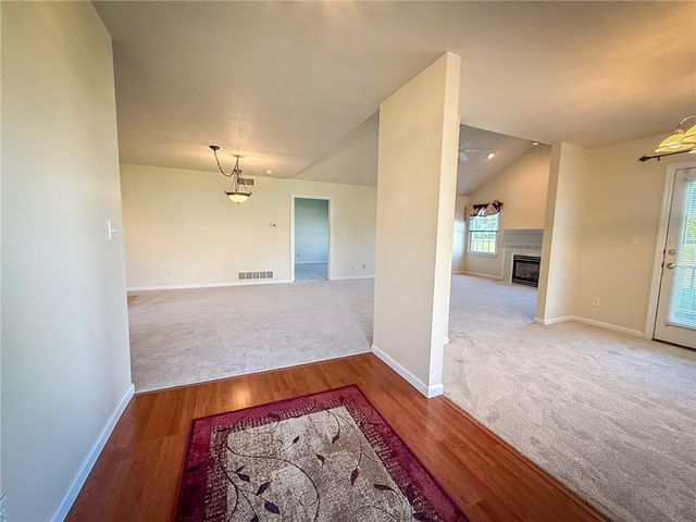 104 Woodhawk Ln, Franklin Twp, PA 16001