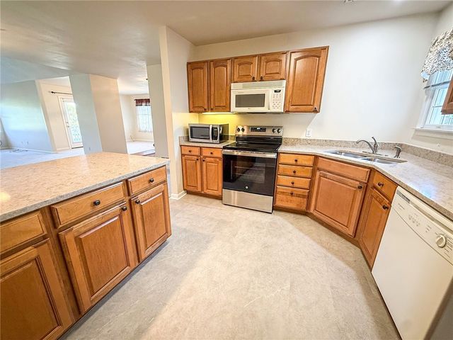 104 Woodhawk Ln, Franklin Twp, PA 16001