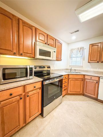 104 Woodhawk Ln, Franklin Twp, PA 16001