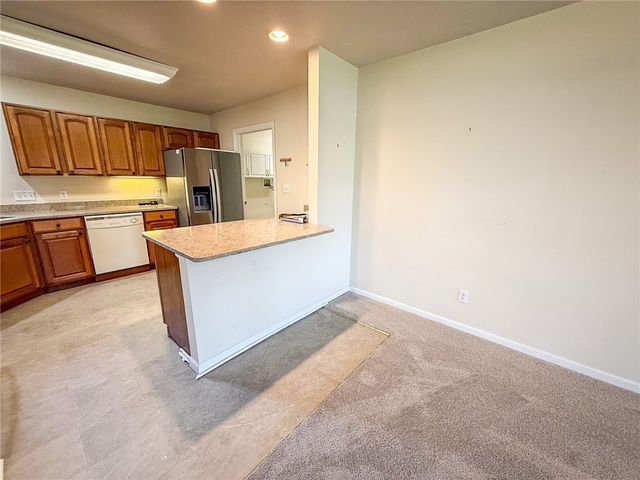 104 Woodhawk Ln, Franklin Twp, PA 16001