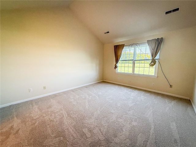104 Woodhawk Ln, Franklin Twp, PA 16001