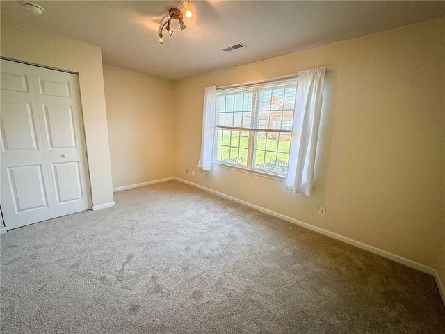 104 Woodhawk Ln, Franklin Twp, PA 16001