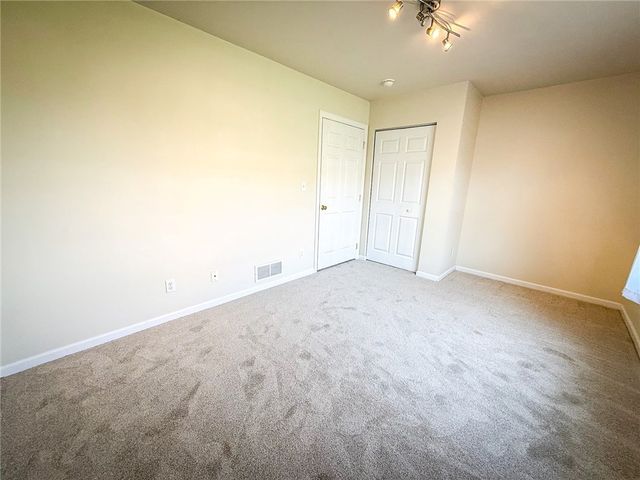 104 Woodhawk Ln, Franklin Twp, PA 16001