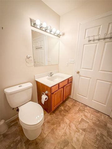 104 Woodhawk Ln, Franklin Twp, PA 16001
