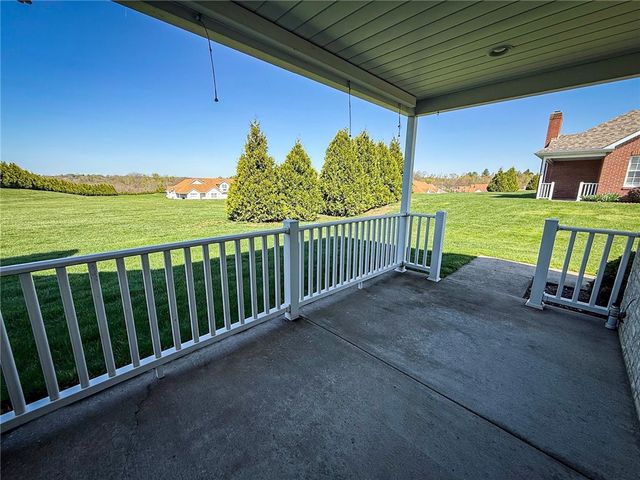 104 Woodhawk Ln, Franklin Twp, PA 16001