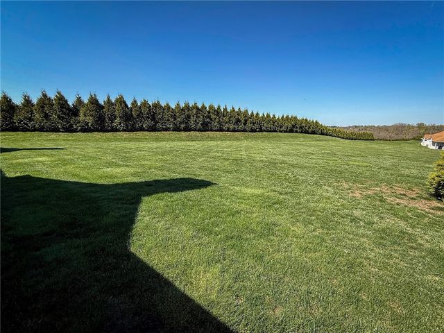 104 Woodhawk Ln, Franklin Twp, PA 16001