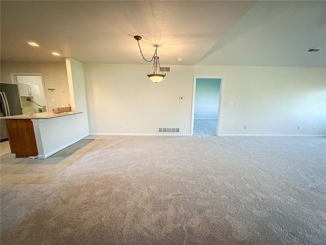 104 Woodhawk Ln, Franklin Twp, PA 16001