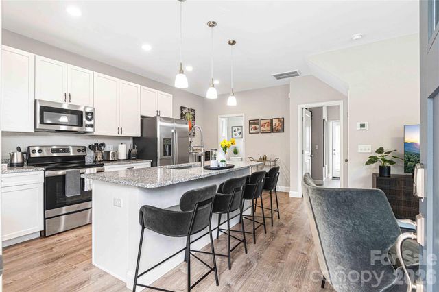 22 Daniel Road, Asheville, NC 28806