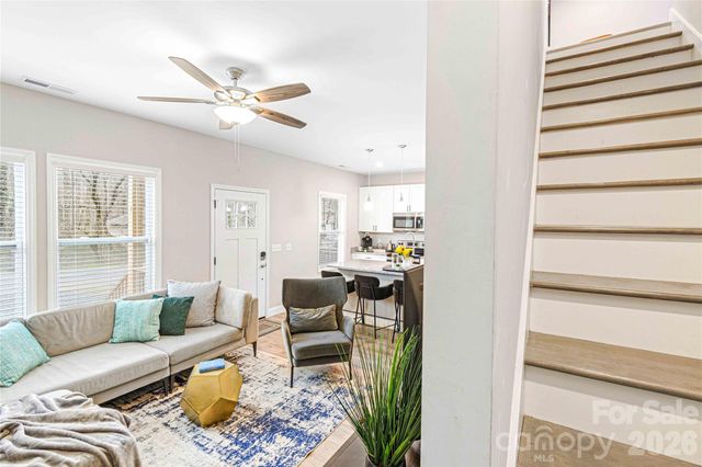 22 Daniel Road, Asheville, NC 28806