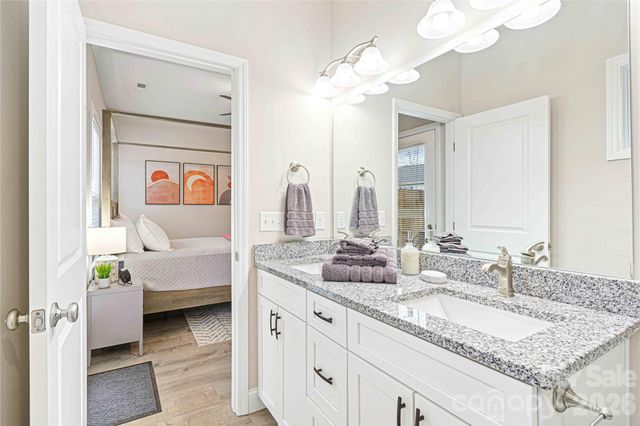 22 Daniel Road, Asheville, NC 28806